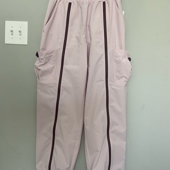 Athleta Stay Fly pants - Picture 2 of 4